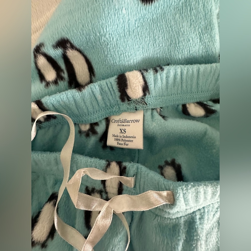 Croft & Barrow White and Blue Penguin Pajama Set - Picture 3 of 3